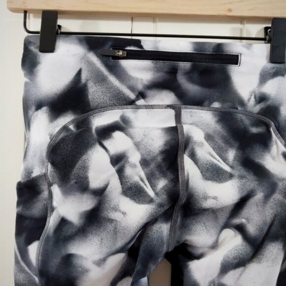 Lululemon speed up crop - Picture 4 of 8